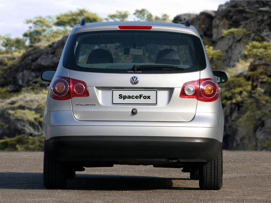  Volkswagen SpaceFox 2006 года  (фото 5 из 21)